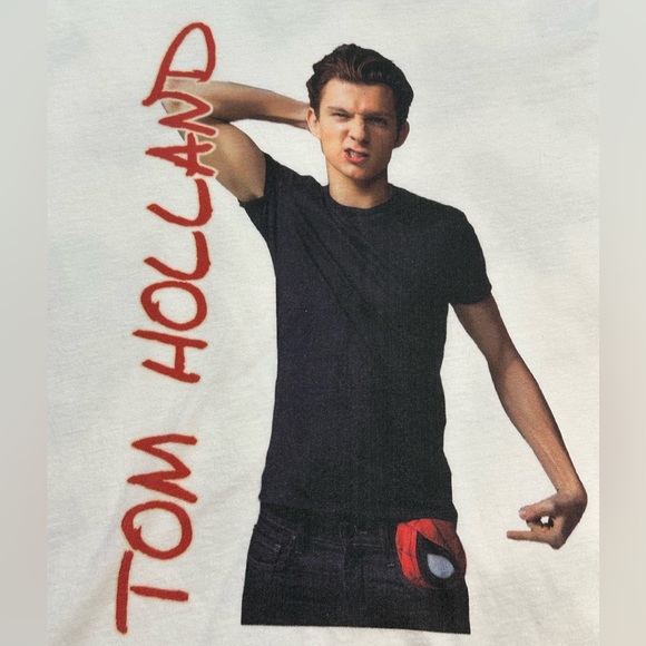 TOM HOLLAND white graphic print t-shirt π·οΈπ¦Έπ»π size medium. - Picture 4 of 4